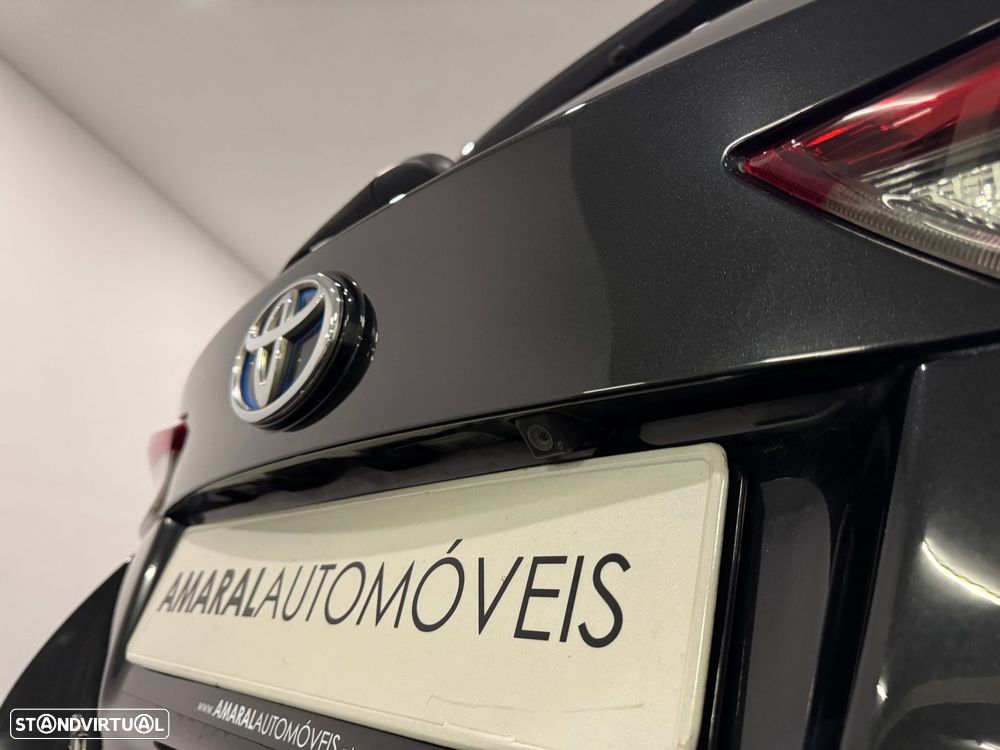 Toyota Auris Touring Sports 1.8 HSD Comfort +P.Techno+P.Sport - 25