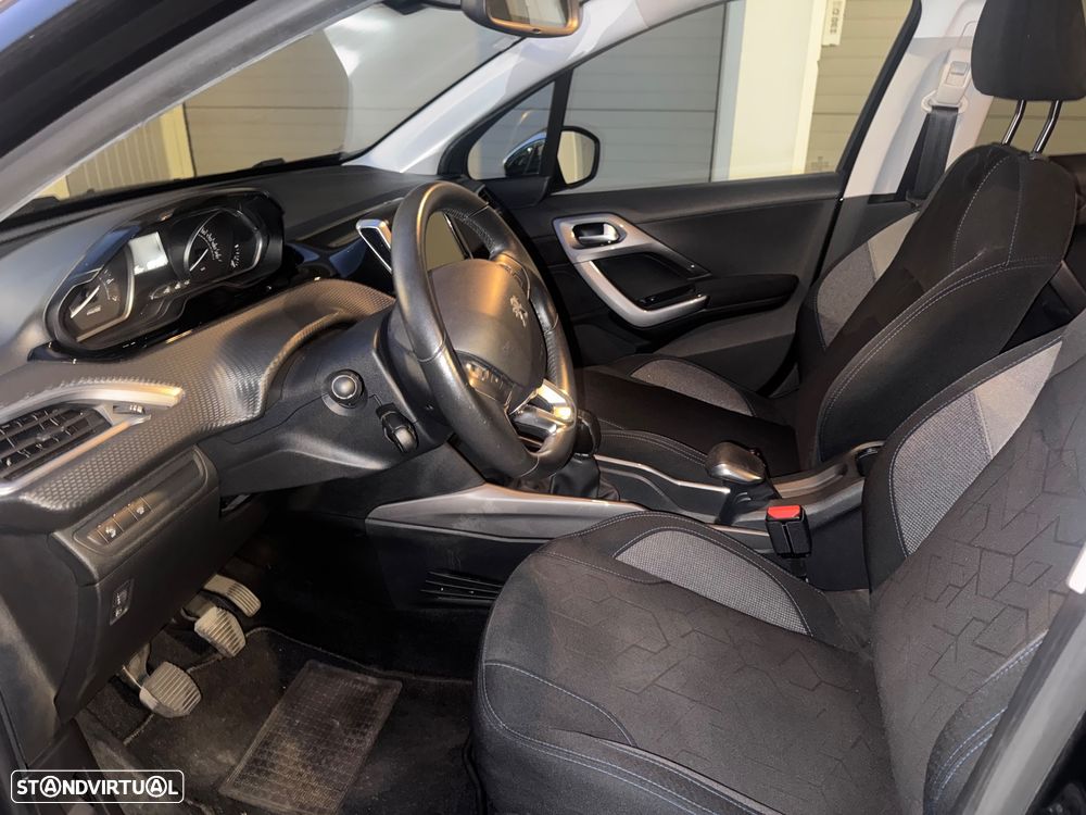 Peugeot 2008 1.2 PureTech Style - 9