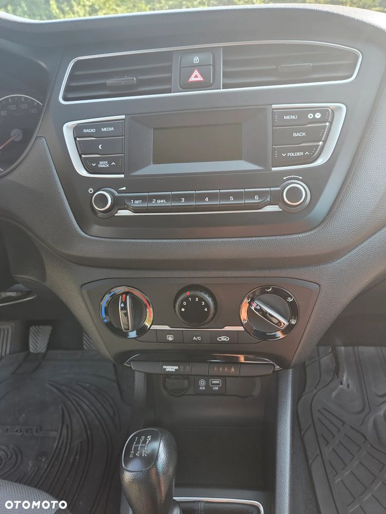 Hyundai i20 1.2 Comfort - 13