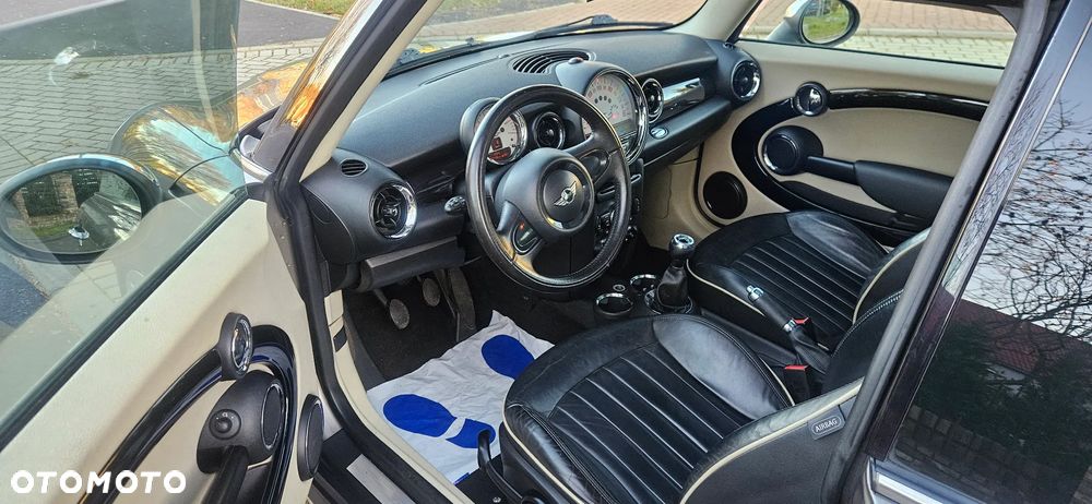 MINI Clubman Cooper D - 8