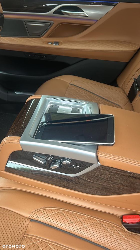 BMW Seria 7 750Li xDrive - 5