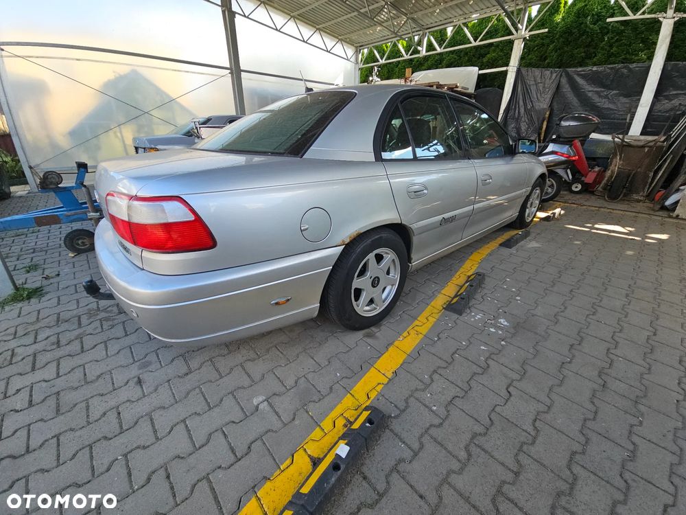 Opel Omega 3.0 Executive - 8