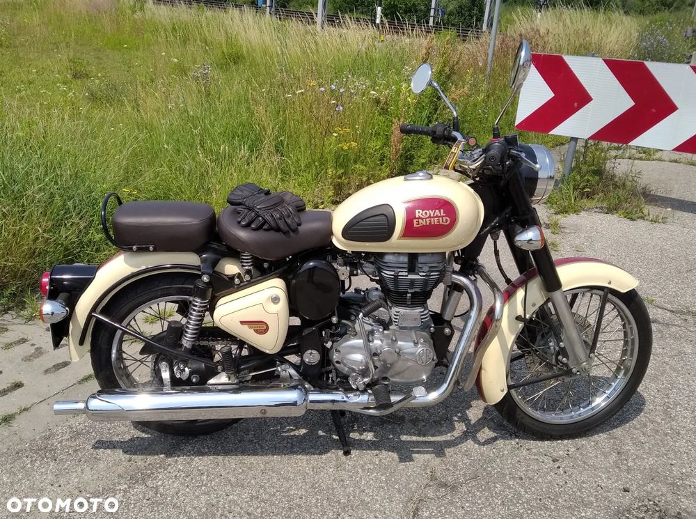 Royal Enfield Classic - 2
