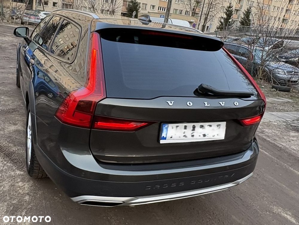 Volvo V90 D5 SCR AWD Momentum - 11