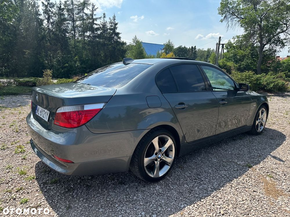 BMW Seria 5 525xi - 4
