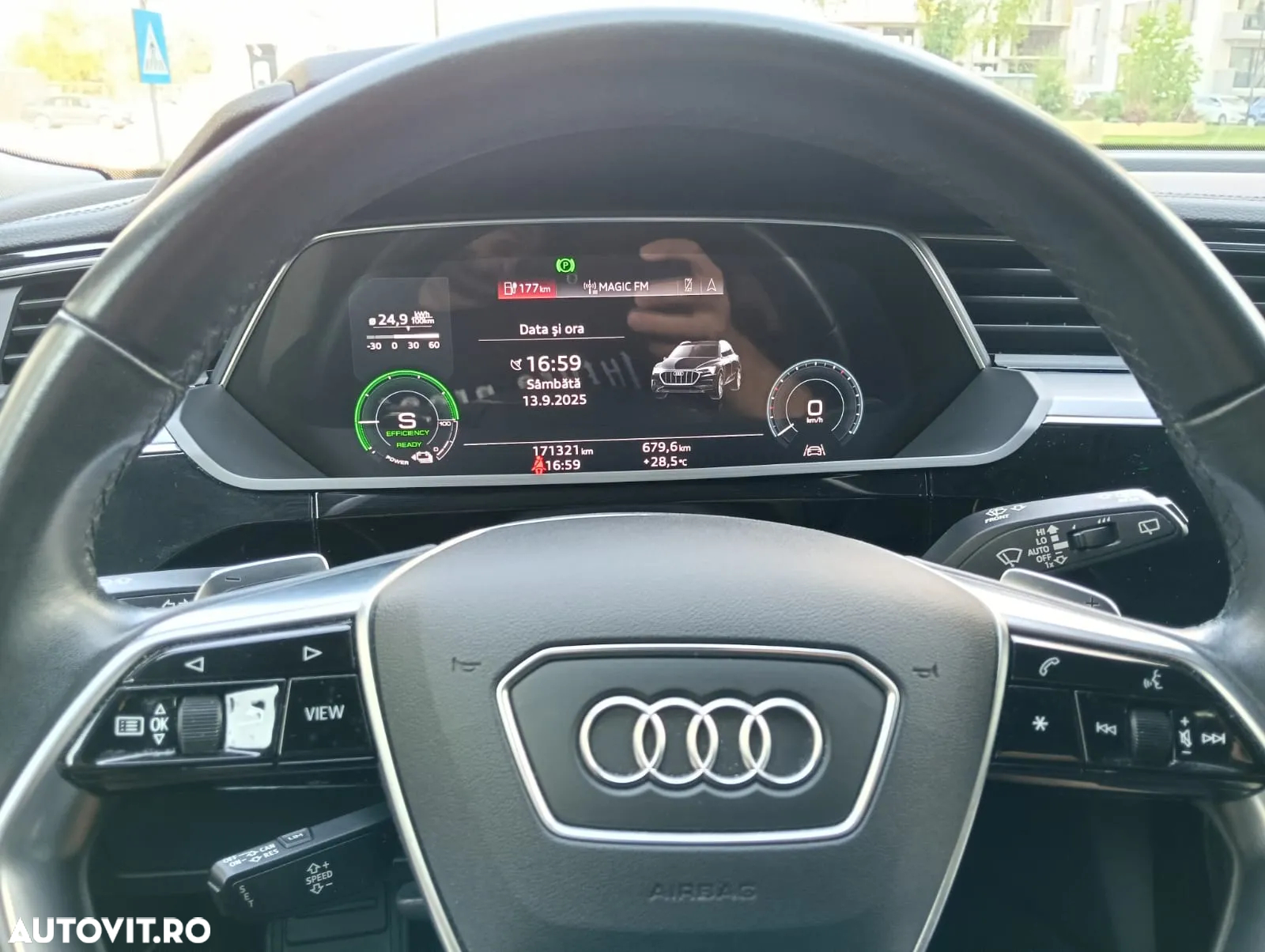 Audi e-tron 55 quattro advanced - 11
