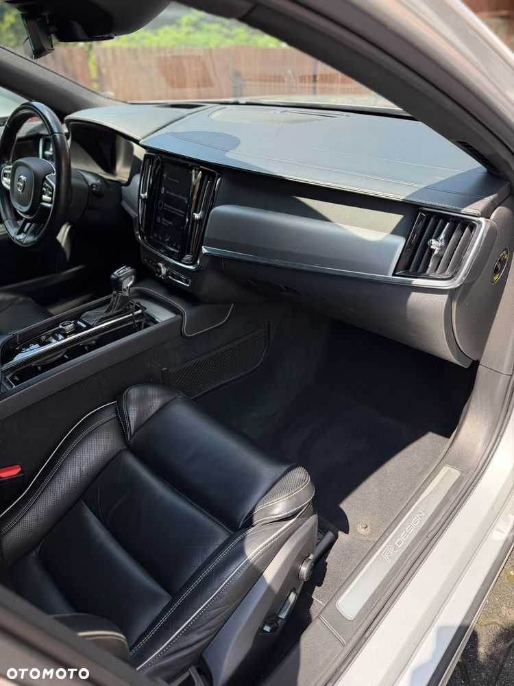 Volvo V90 T4 R-Design - 9