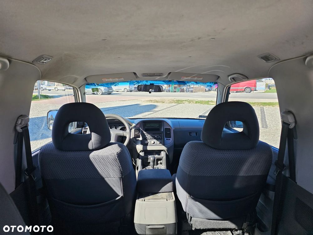 Mitsubishi Pajero - 17