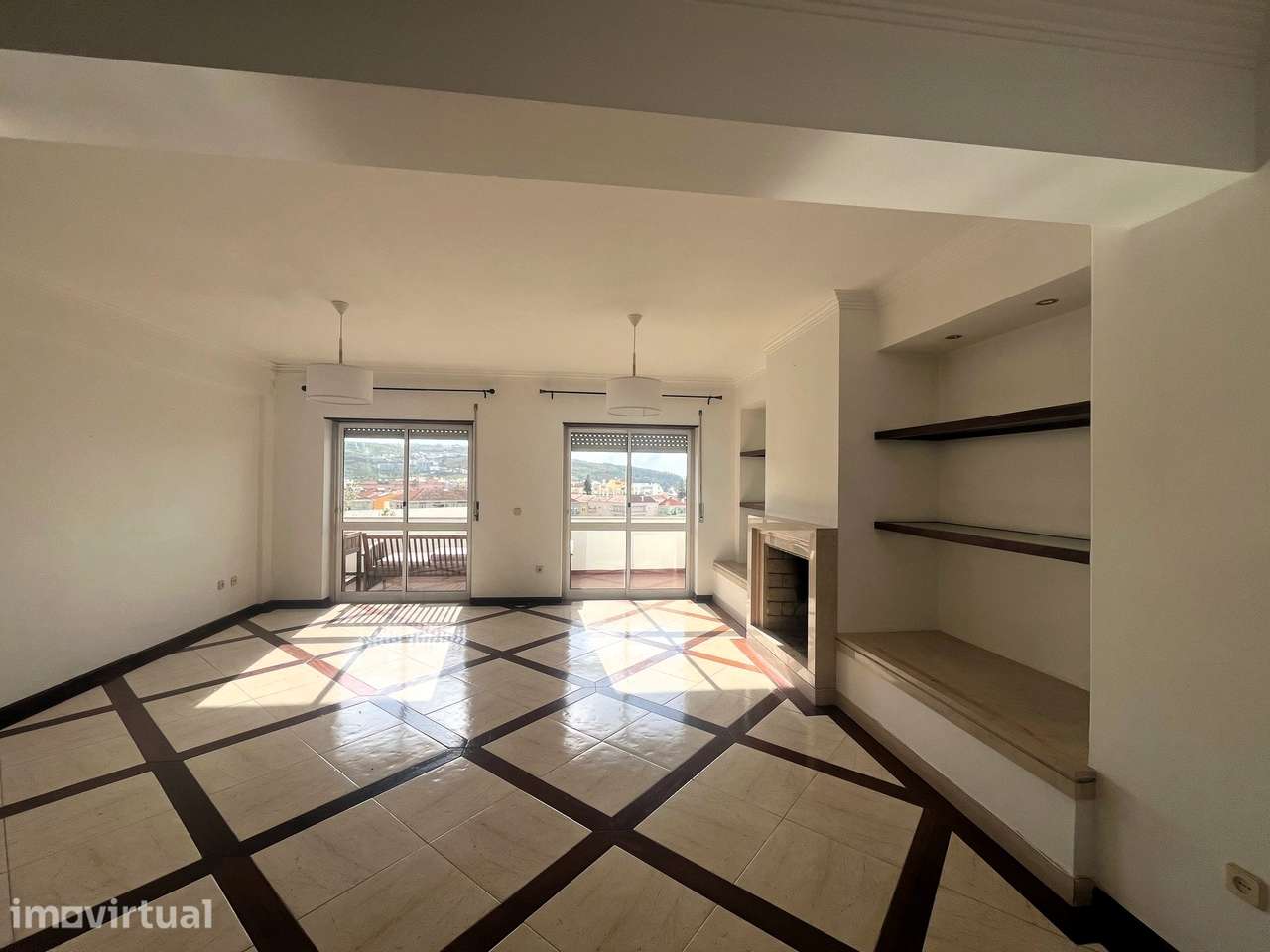 APARTAMENTO T3 em  prédio com elevador | centro Torres Vedras - Grande imagem: 4/24