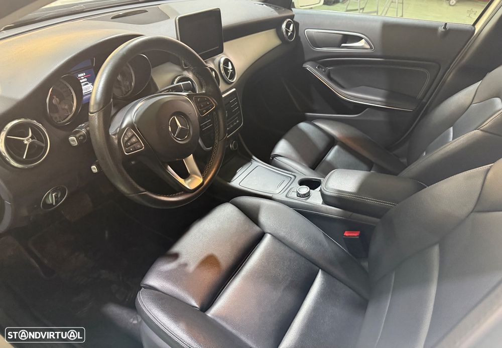 Mercedes-Benz GLA 180 (CDI) d 7G-DCT Urban - 10