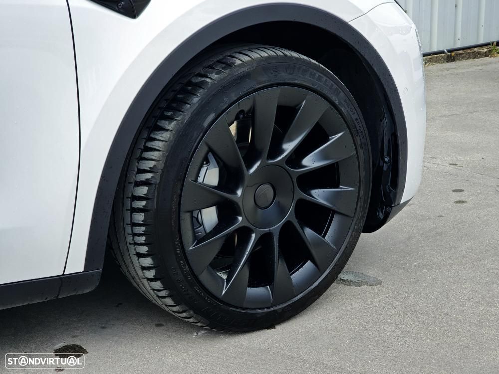 Tesla Model Y Long Range Dual Motor AWD - 21