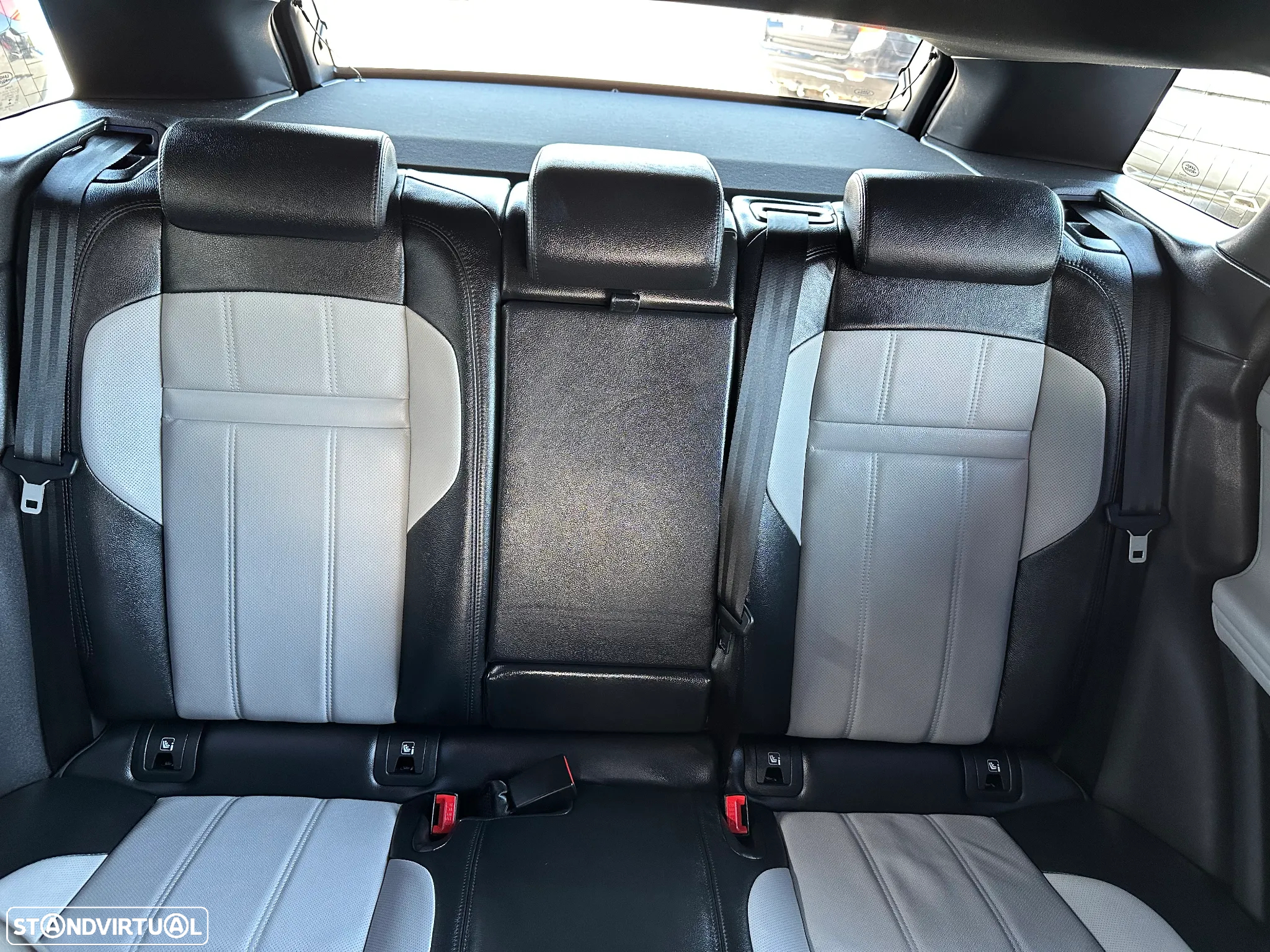 Land Rover Range Rover Evoque 1.5 P300e AWD R-Dynamic S Auto - 45
