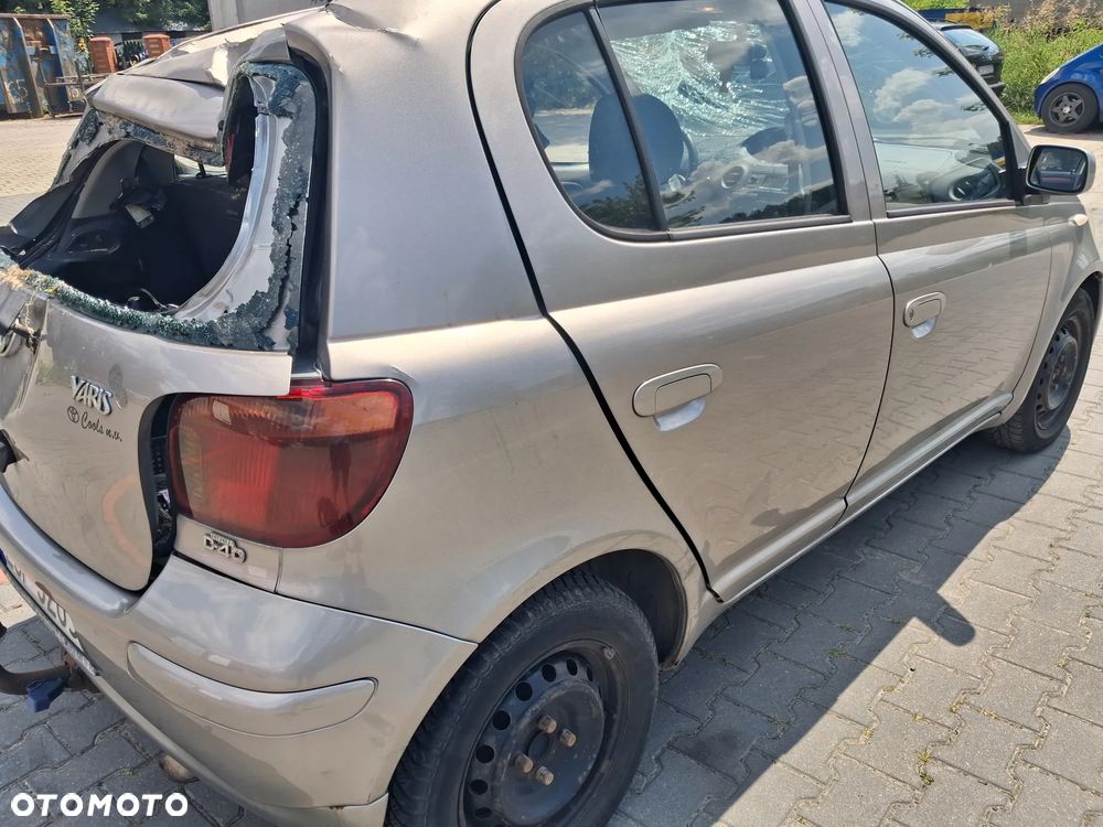 Toyota Yaris I 1 Lift silnik 1.4 Diesel D4D 90KM 1ND skrzynia biegów C153 drzwi maska zderzak błotnik lusterko 1DZ Grey Metallic Mercury lampa alternator rozrusznik czujnik regulator panel sterownik moduł mechanizm przewód wąż pompa maglownica zwrotnica wahacz mcperson amortyzator belka sanki tłumik wydech listwa osłona kokpit podsufitka podszybie boczek fotel fotele lewarek wybierak linka zbiorniczek kolektor stacyjka kierownica klamka zamek zacisk hamulcowy czujnik doładowania przepustnica przepływomierz półoś blenda klamka światło lampa hak holowniczy odpinany sprężarka filtr włącznik przełącznik manetki przewód rura felgi felga koło wiązka elektryczna NA CZĘŚCI WSZYSTKIE CZĘŚCI - 12