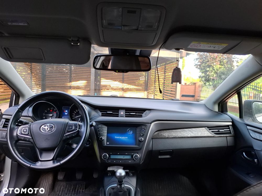 Toyota Avensis 1.8 Prestige - 11
