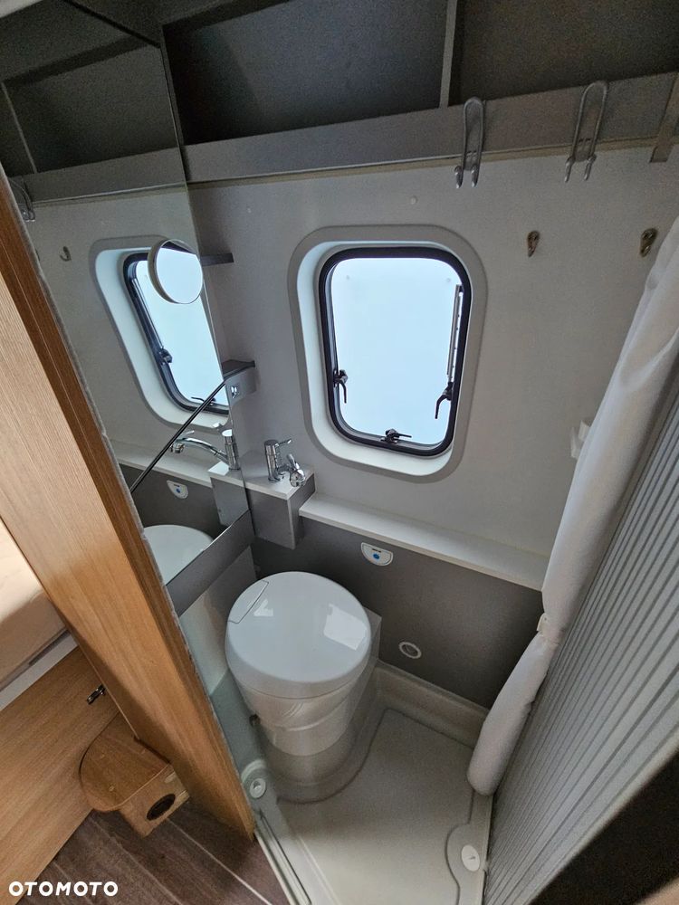 Adria TWIN 600 LUX Zimowy Hak MAX doposażony - 18