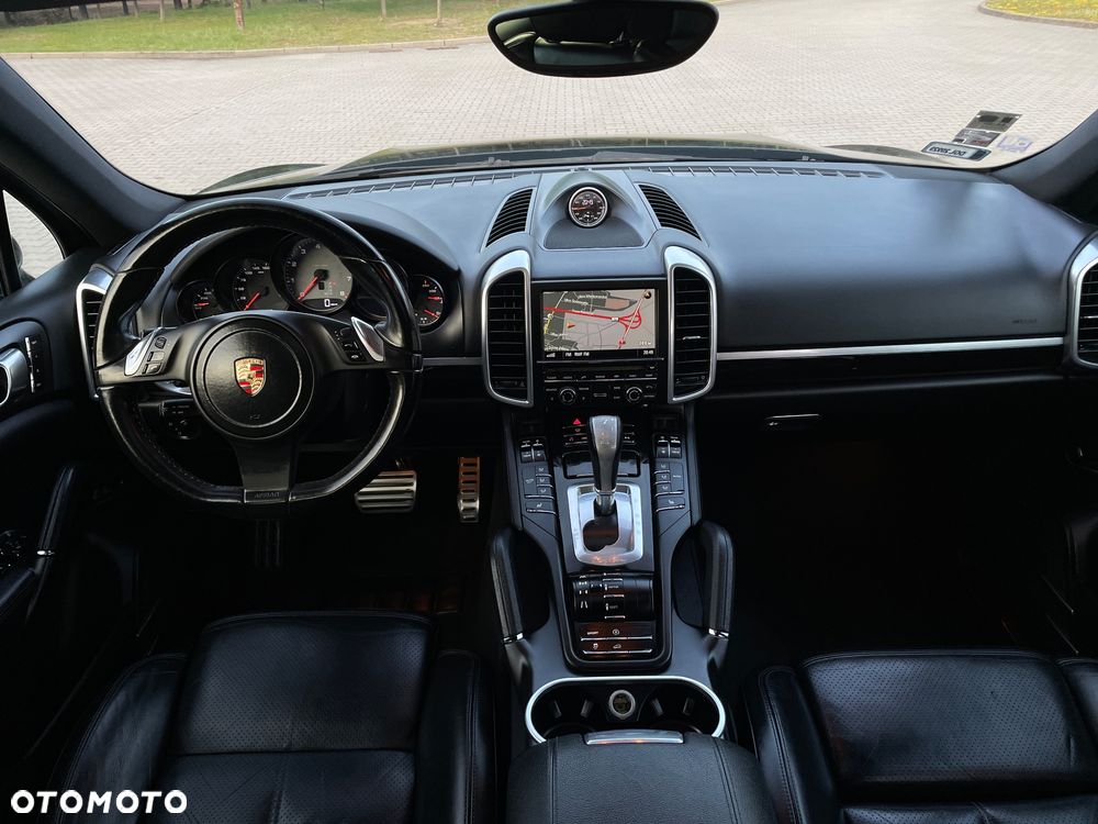 Porsche Cayenne S - 11