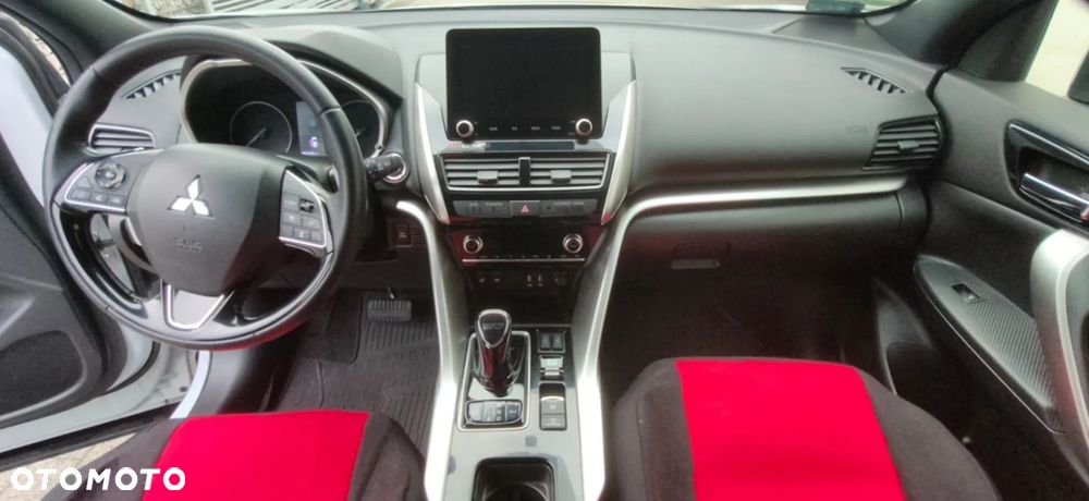 Mitsubishi Eclipse Cross - 12
