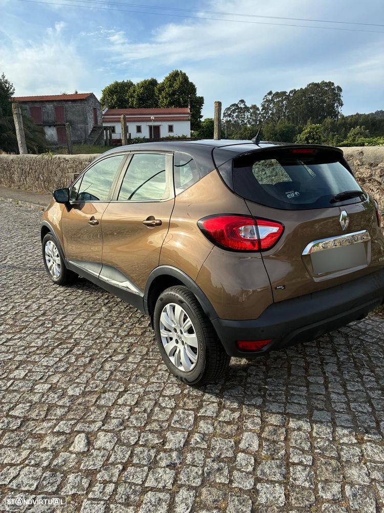 Renault Captur 1.5 dCi EDC - 4