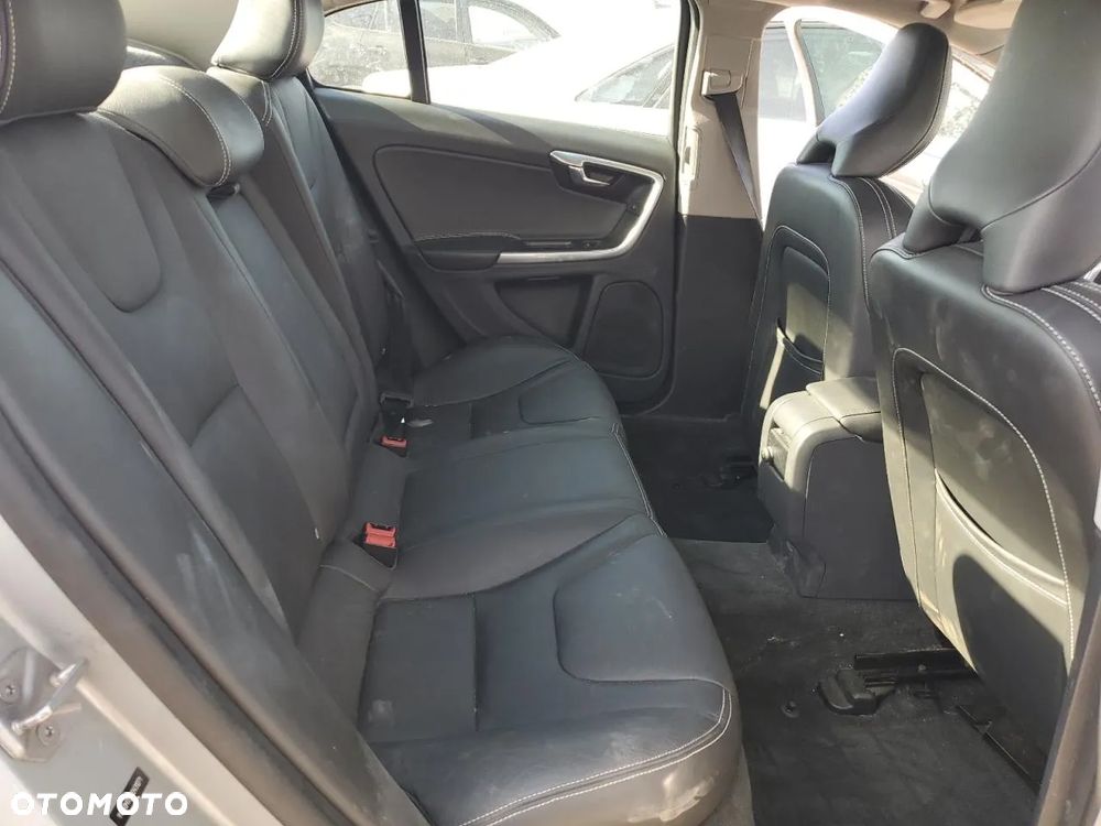 Volvo S60 - 9