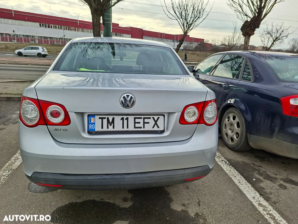 Volkswagen Jetta 1.6 Comfortline - 9