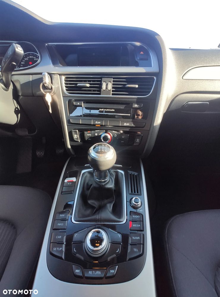 Audi A4 Avant 2.0 TDI 116g DPF Attraction - 23