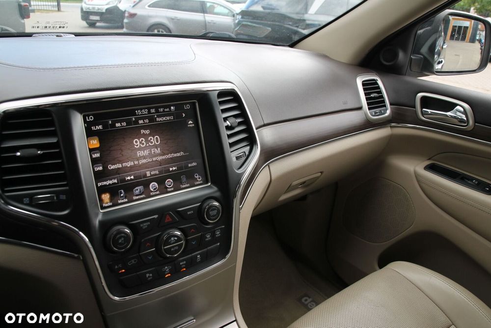 Jeep Grand Cherokee - 35