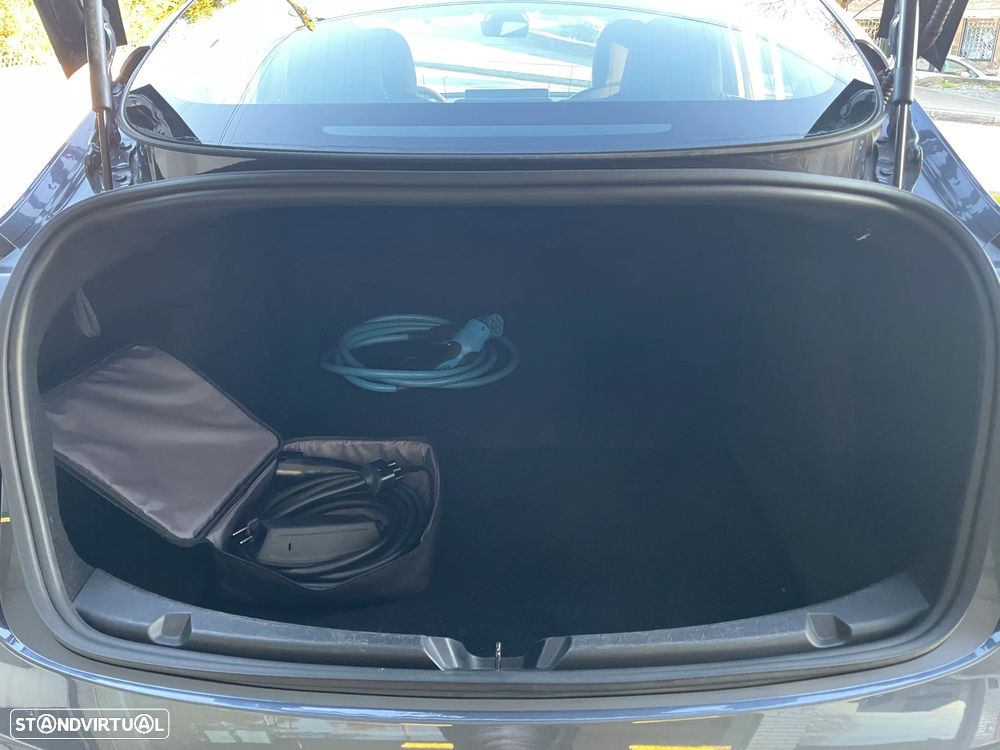 Tesla Model 3 RWD - 29