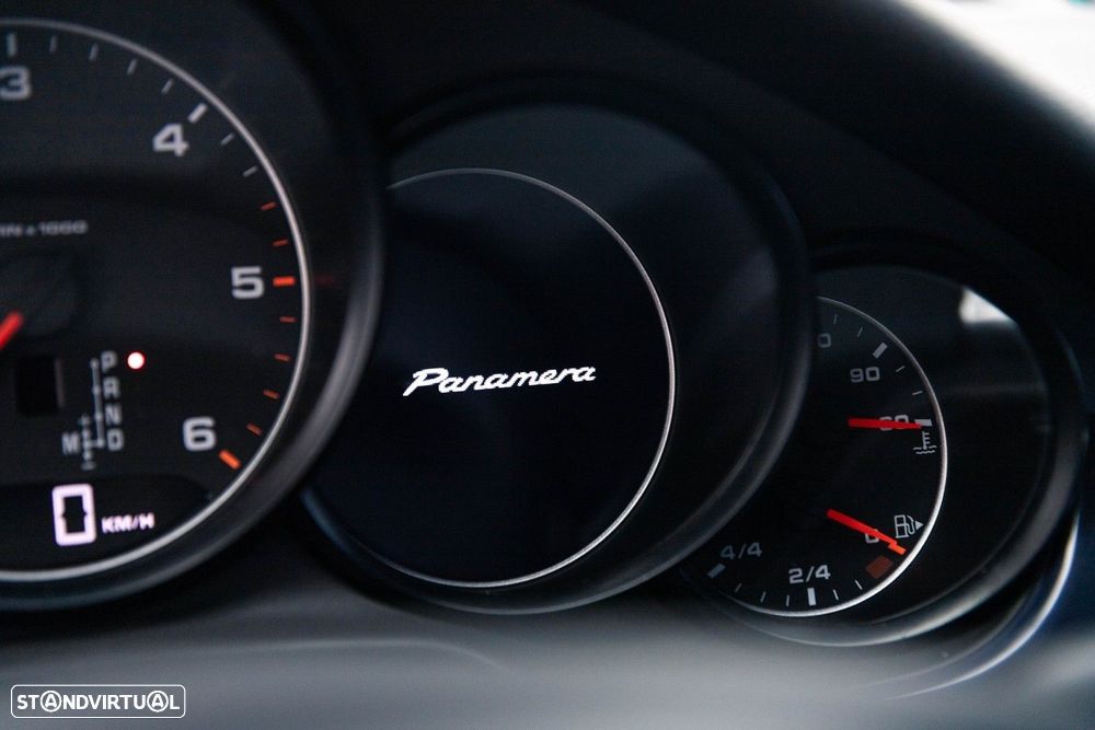 Porsche Panamera Standard - 28