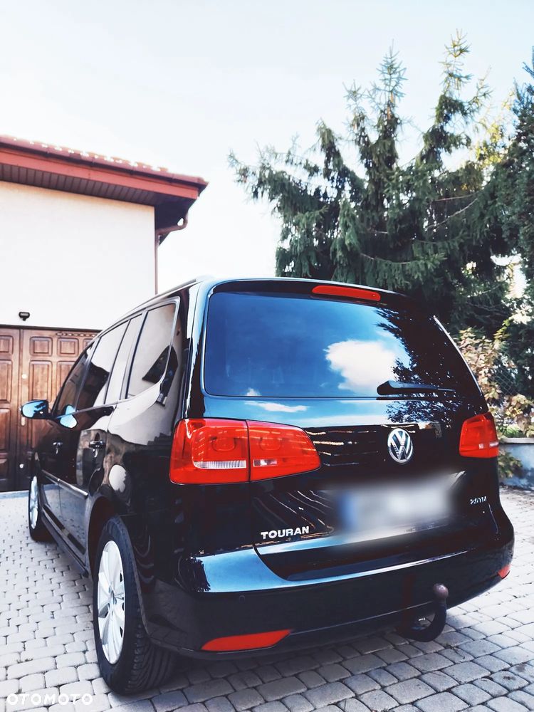 Volkswagen Touran - 8