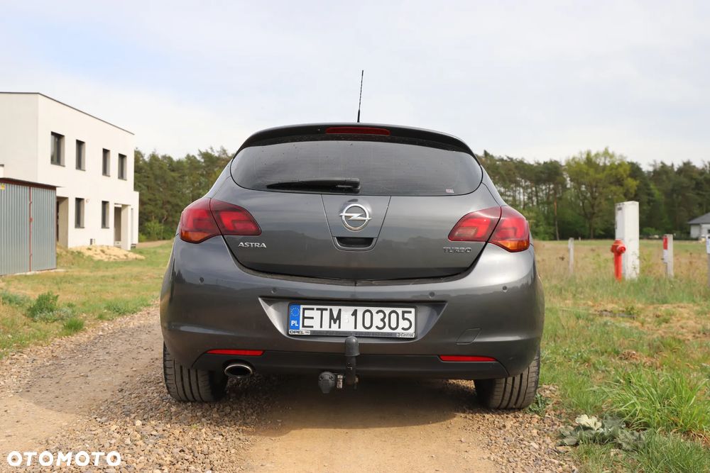 Opel Astra 1.6 T Cosmo - 4