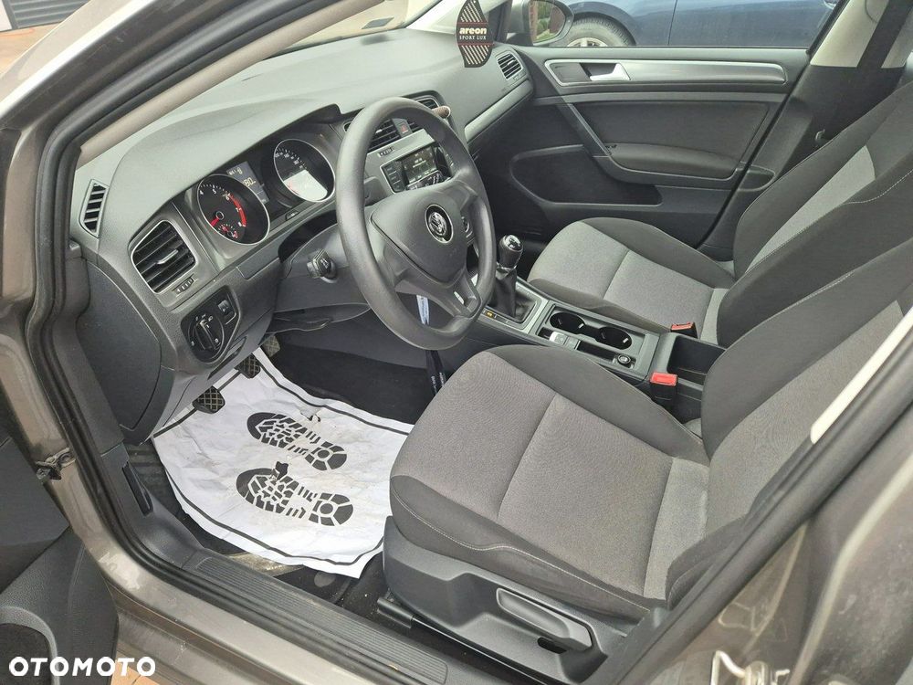 Volkswagen Golf - 11