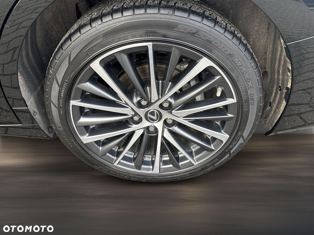 Lexus ES 300h Business Edition - 24