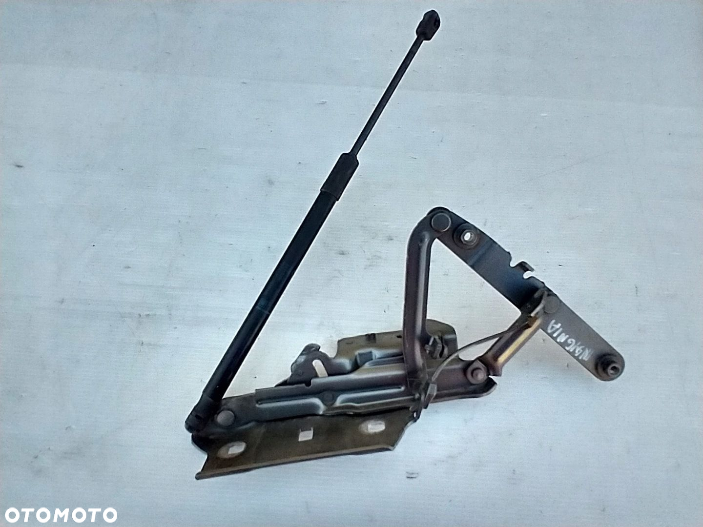 OPEL INSIGNIA II B 17- ZAWIASY MASKI PRZÓD SIŁOWNIKI 39126609 39126608 - 9