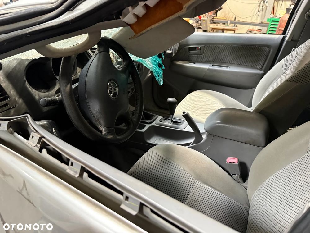 Toyota Hilux 3.0 D-4D Sol - 8