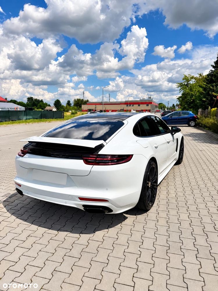 Porsche Panamera 4 Executive - 11