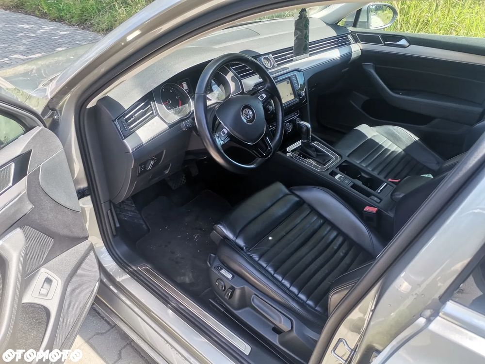 Volkswagen Passat 2.0 TDI Bi-Turbo BMT 4Mot Highline DSG - 18