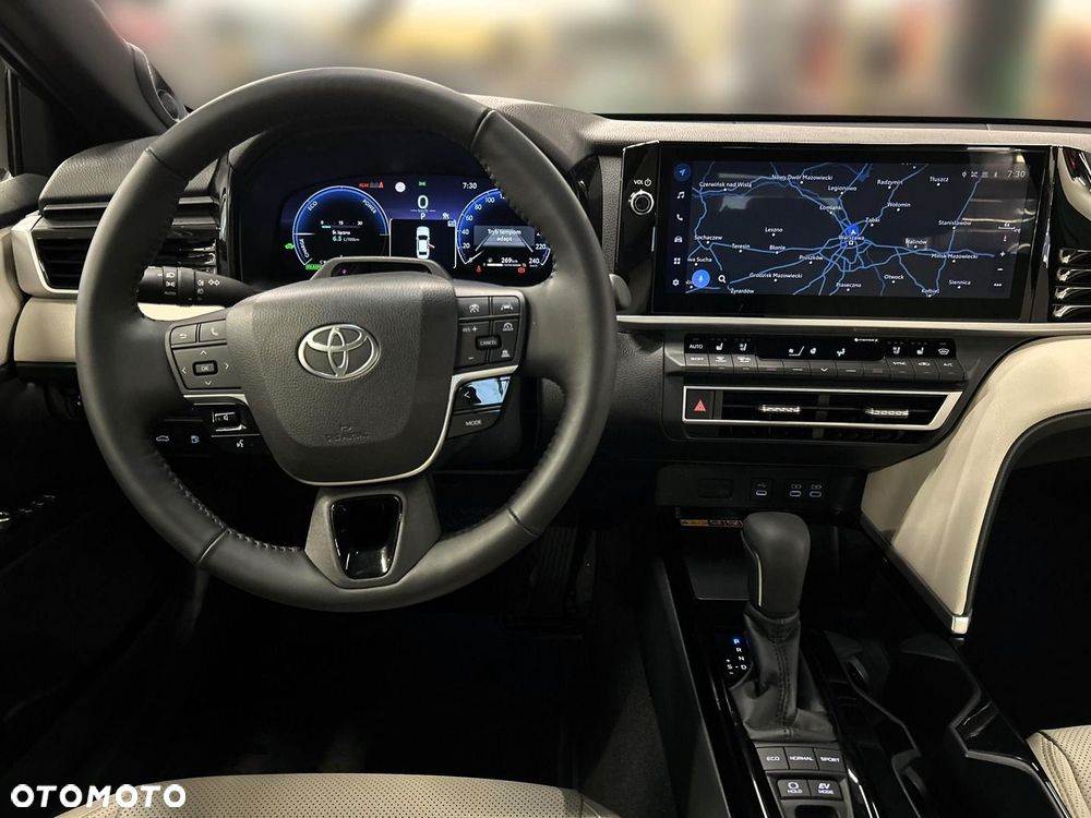 Toyota Camry - 13