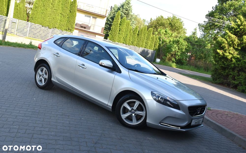 Volvo V40 D2 Momentum - 27