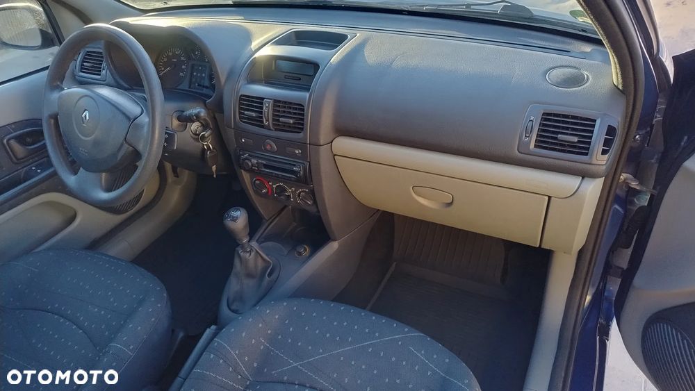 Renault Clio 1.2 16V Confort Authentique - 14