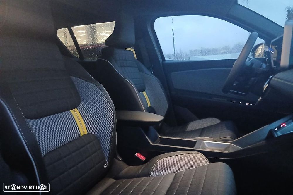 Renault 4 E-Tech 52 kWh Iconic Autonomia Conforto - 13