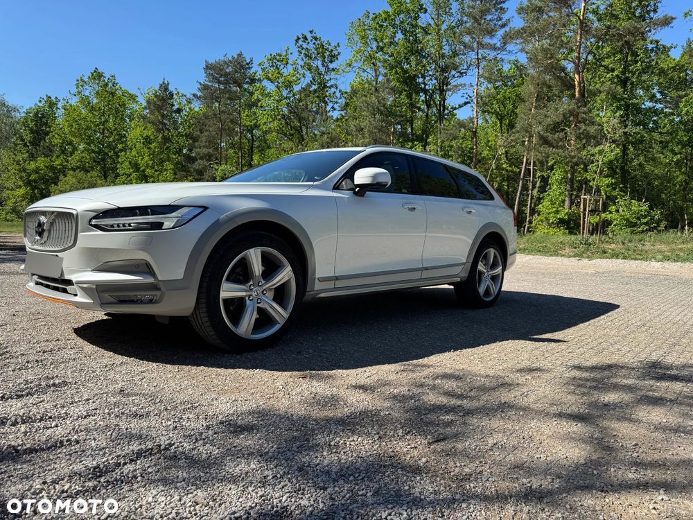 Volvo V90 Cross Country - 28