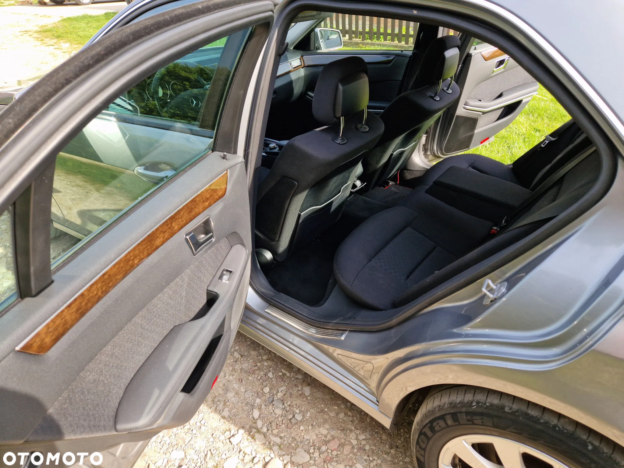 Mercedes-Benz Klasa E 250 CDI BlueEff - 13