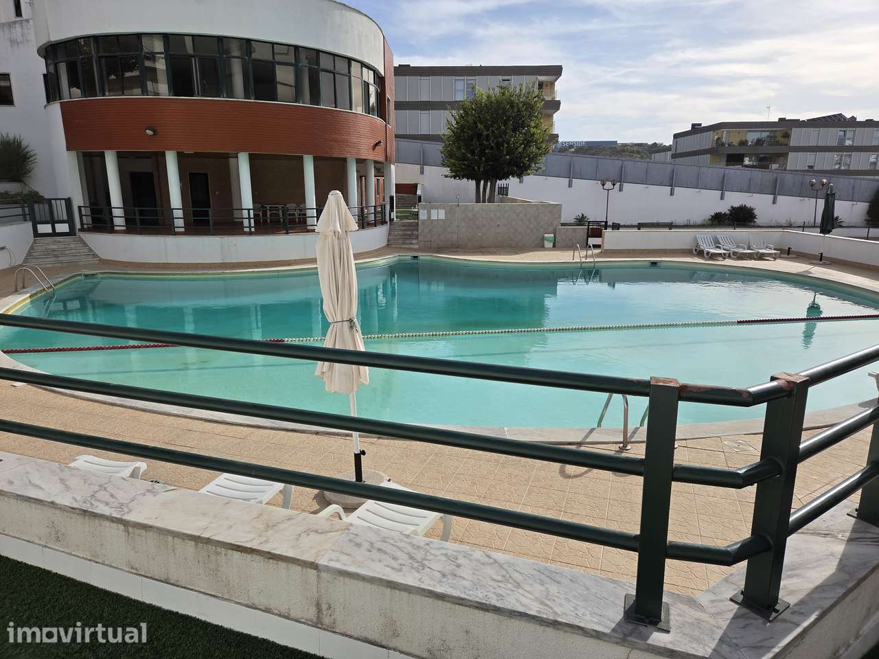 T1 em condomínio com piscina, jardim e ténis | Carnaxide - Grande imagem: 5/17