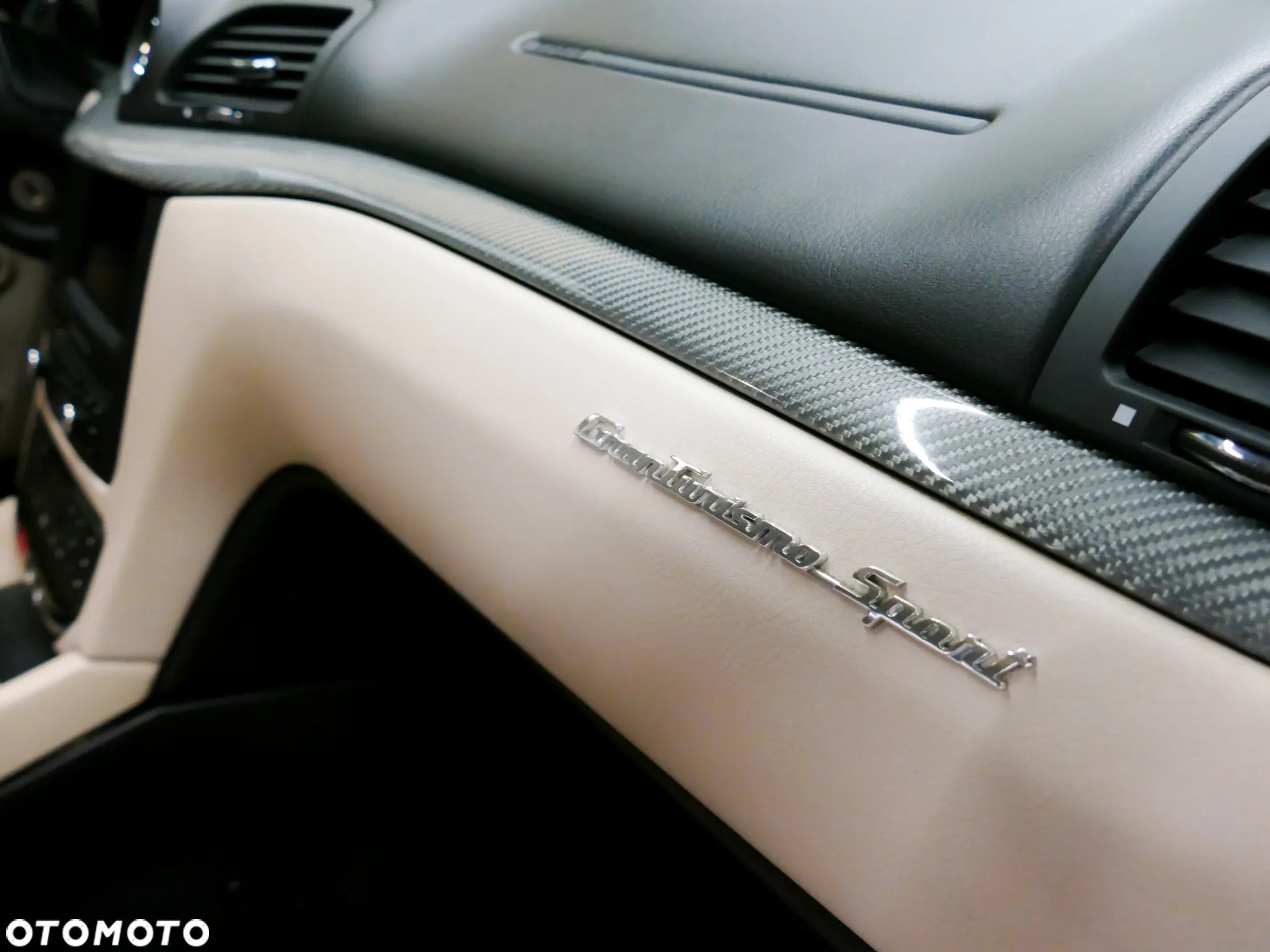 Maserati GranTurismo S Automat - 18