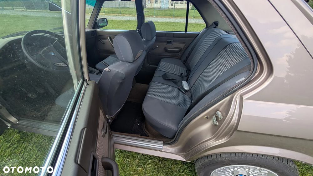 BMW Seria 5 524 d - 10