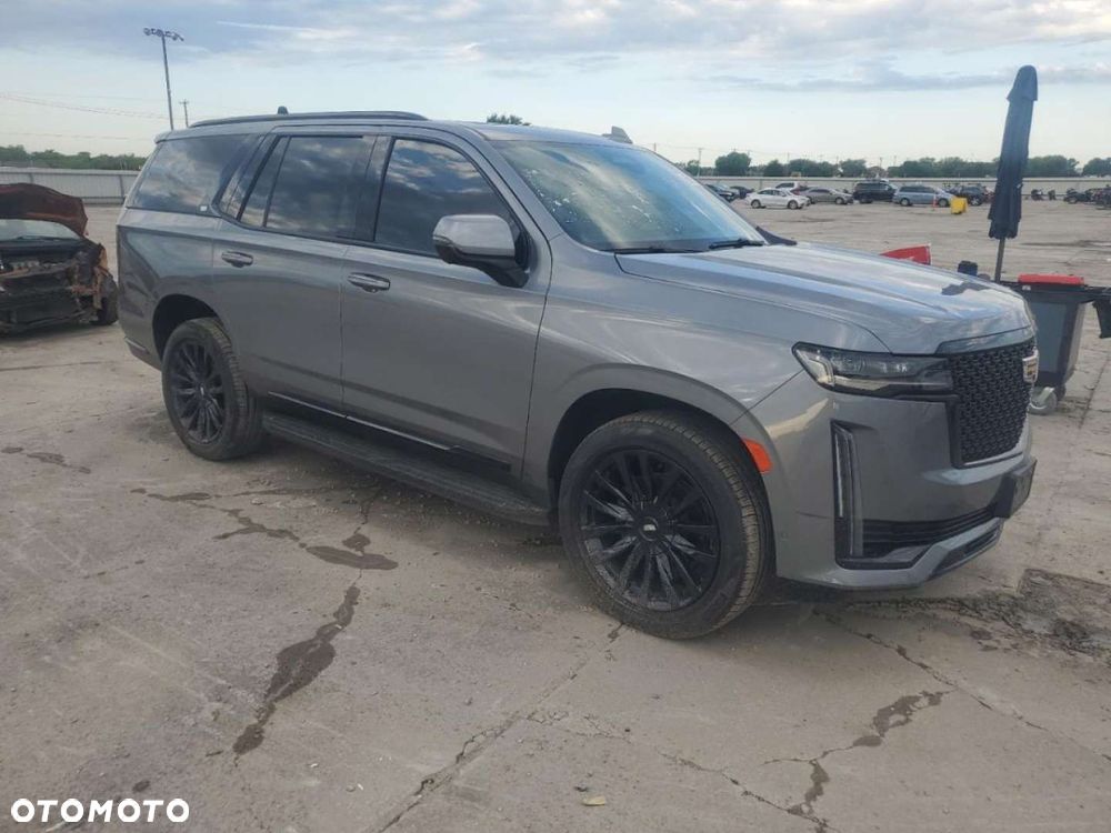 Cadillac Escalade - 5