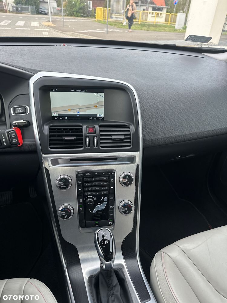 Volvo XC 60 D4 Drive-E Ocean Race - 13