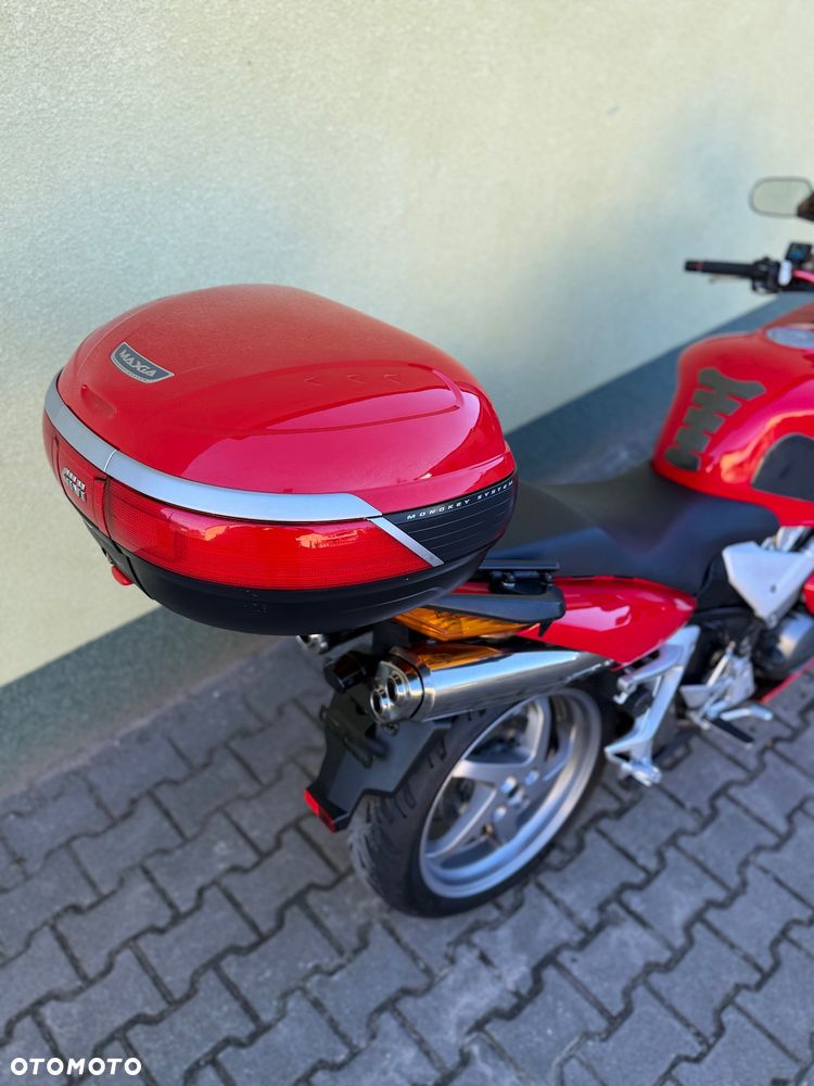 Honda VFR - 12