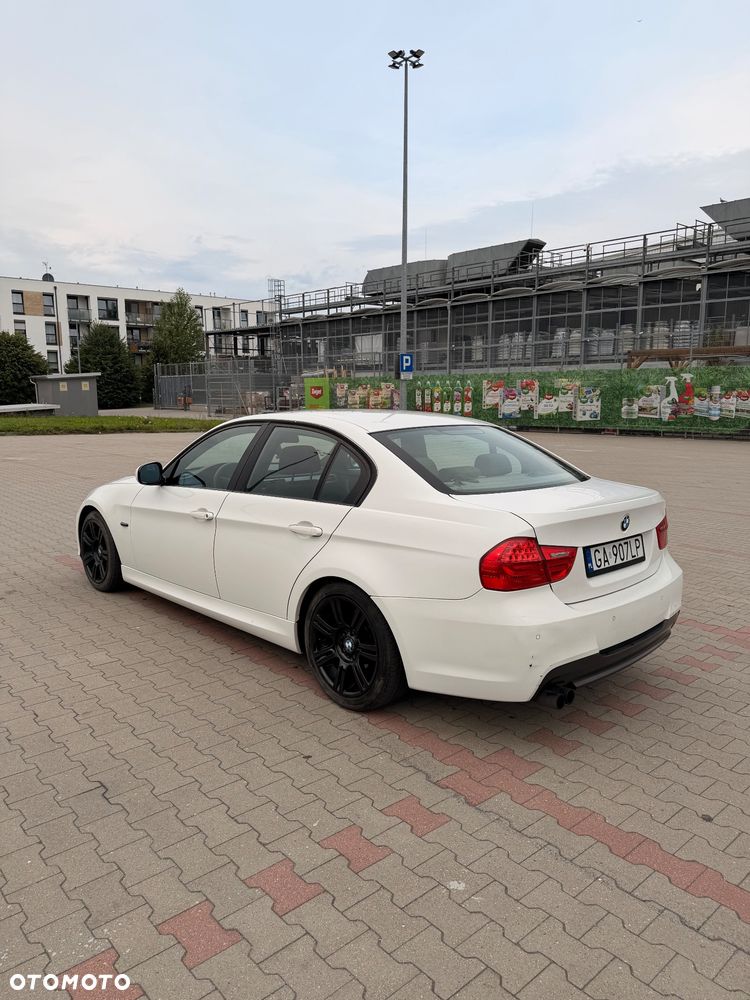 BMW Seria 3 318i - 8