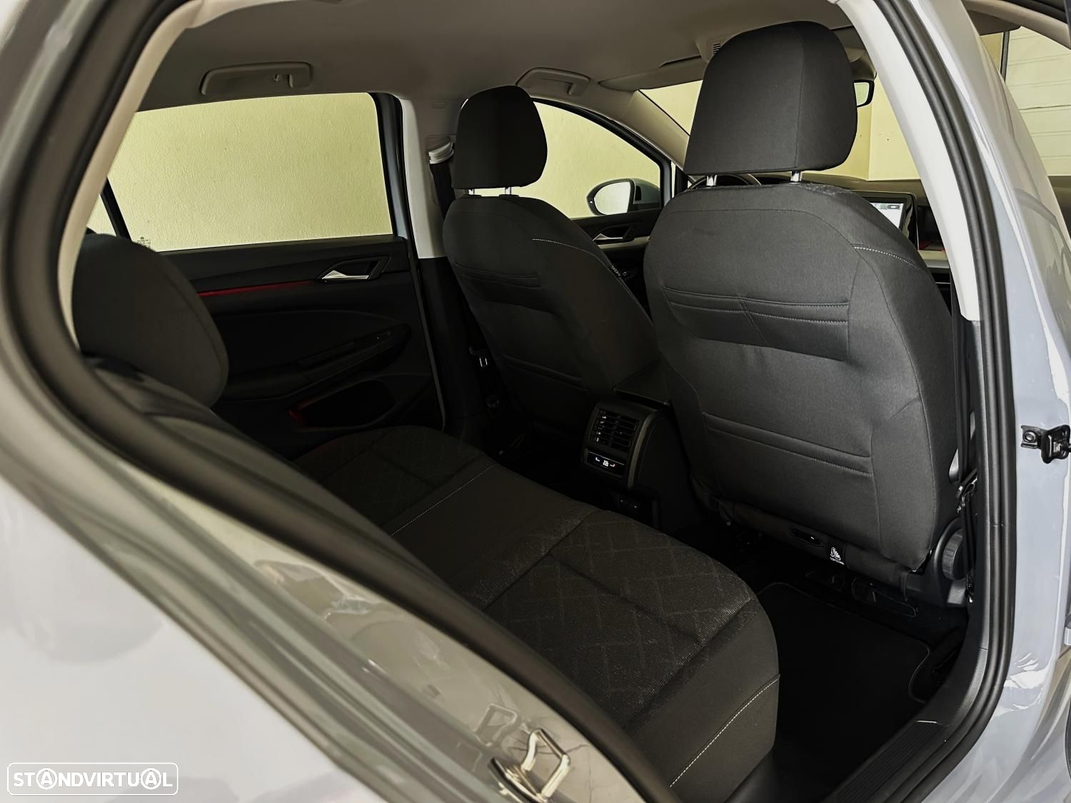 VW Golf 1.0 TSI Life - 24
